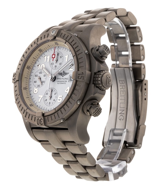 Breitling Chrono Avenger E13360